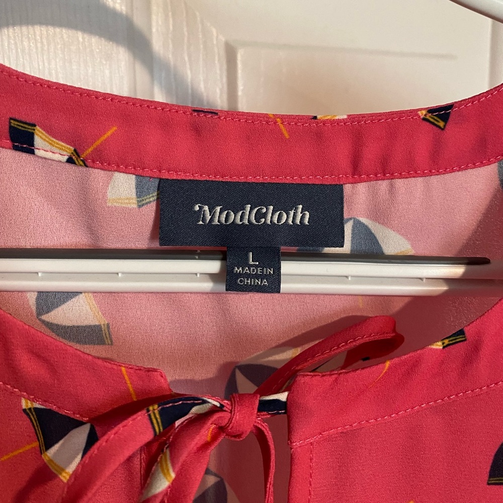 ModCloth Sleeveless Top, Size Large - Picture 2 of 3